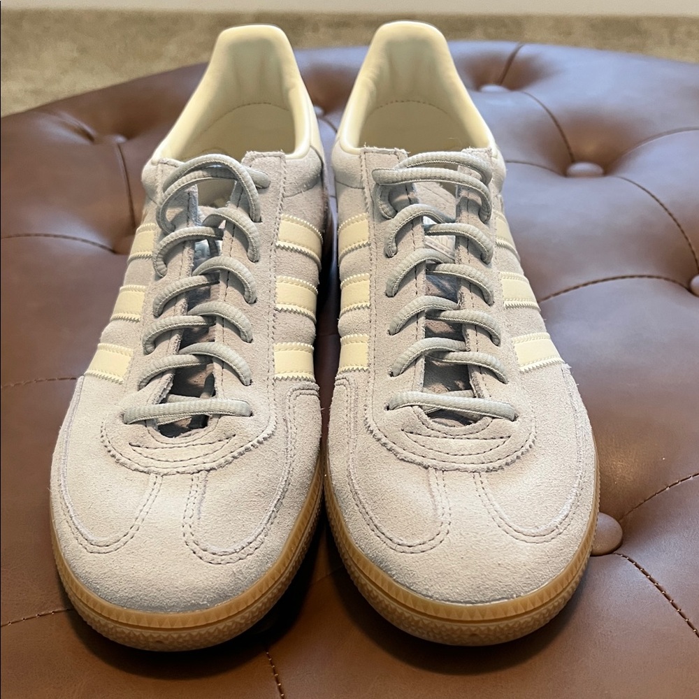 8.5 (10 women’s) unisex Adidas Spezial tennis shoes, worn once.